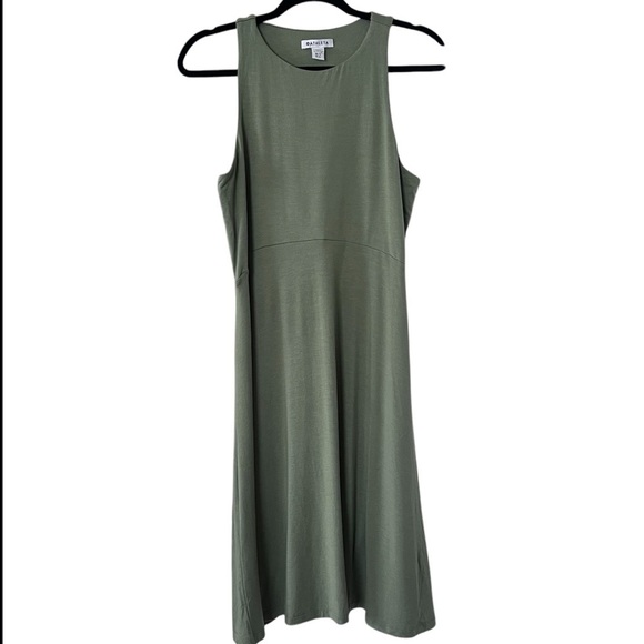 EUC Athleta Santorini Thera Dress in Eucalyptus Olive size Medium Tall - Picture 4 of 13